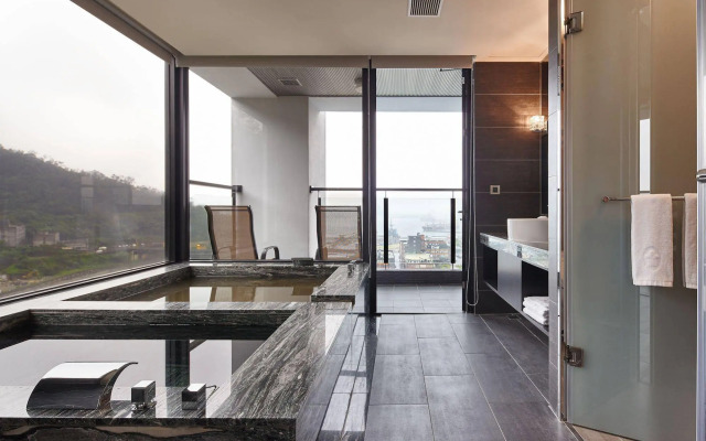 Lakeshore Hotel Suao