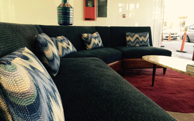 Beverly Laurel Hotel at West Hollywood