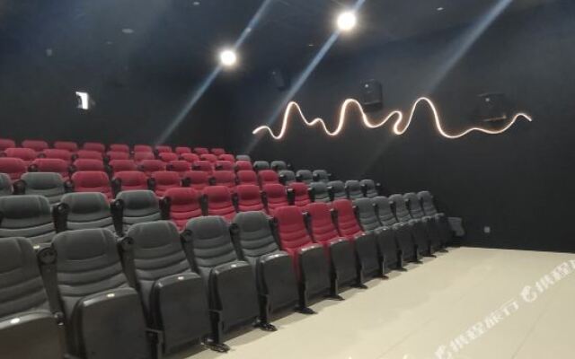 Vienna Hotel (Xining Airport Haidong High-speed Railway West Station)