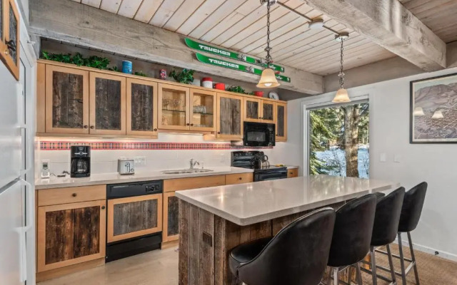 Chateau Eau Claire Unit 13