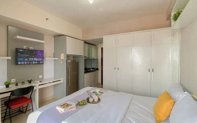 White Toned Studio At Apartment Taman Melati Margonda