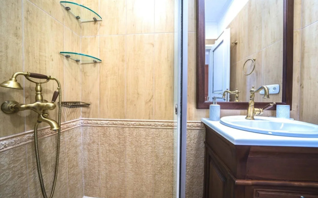 Karyo Villa,- 4bd, 3min On Foot From The Beach!