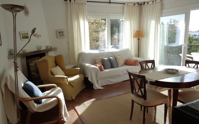 Aj-6 Calella DE Palafrugell 6 PAX