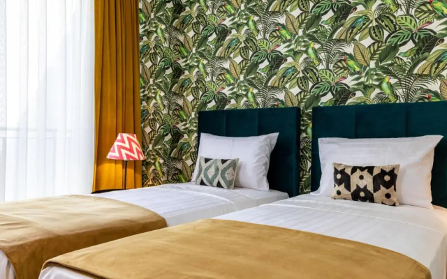 Green Parrot Hotel