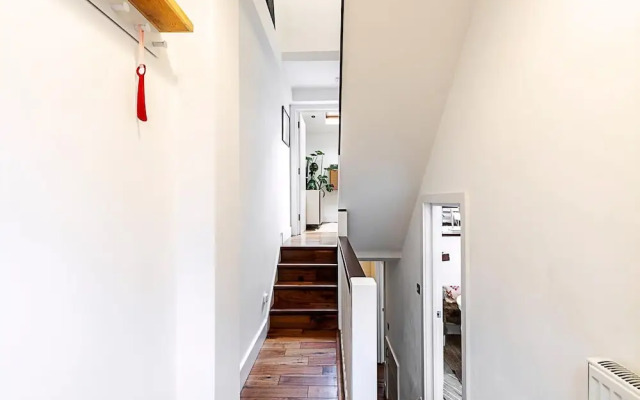 Modern & Airy 2-bed Gem in Trendy Stoke Newington