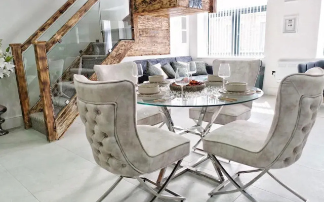 Blissful Bradford Apartment - City Center Gem