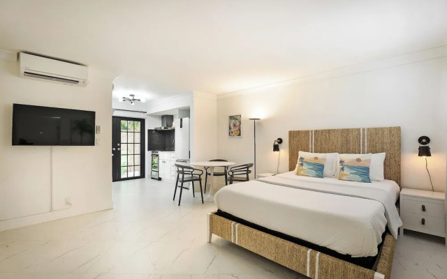 La Mer Suites
