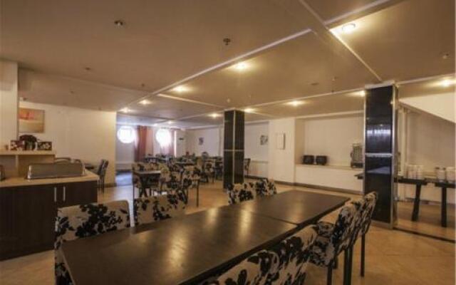 Home Inn Neo (Shanghai New International Expo Center, Yanggao South Road Metro Station)