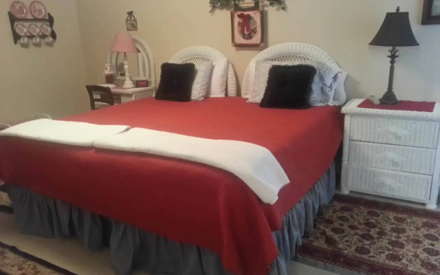 Holly House of Hamilton