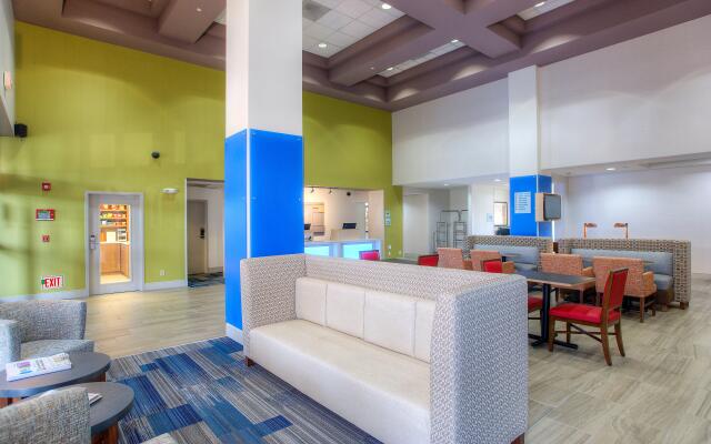 Holiday Inn Express & Suites Tempe by IHG