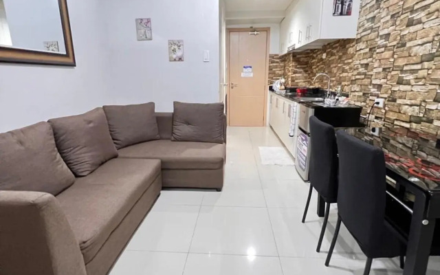 Staycation Sea Residences MOA Jermel