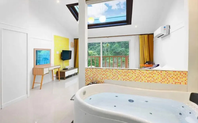 Gyeongju Green Valley Spa Pension
