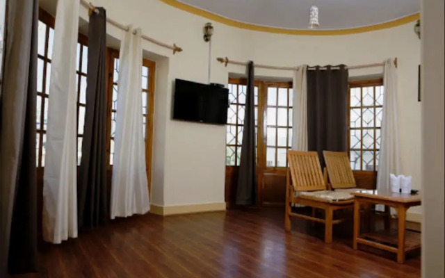 TIH Royal Heritage Resort