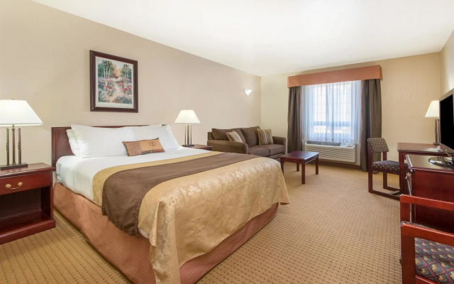 Ramada by Wyndham Lloydminster