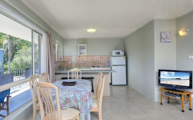 Shoal Towers, Unit 2/11 Shoal Bay Road