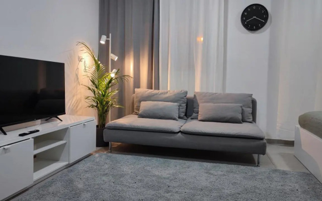 Studio Apartment 12 Minutes from Bahai's garden