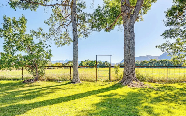 Patio & Mountain Views: Farmhouse in Mancos!