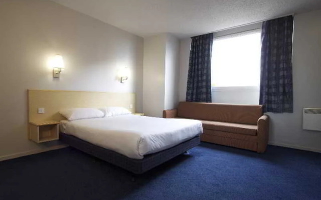 Travelodge Birmingham Central Broadway Plaza Hotel