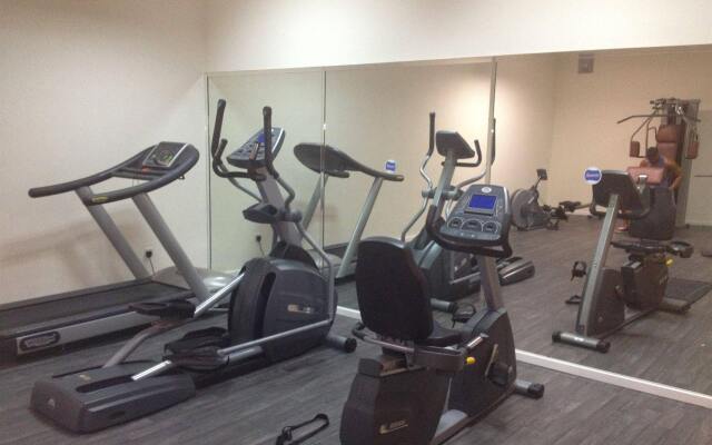 Melpo Antia Hotel & Suites