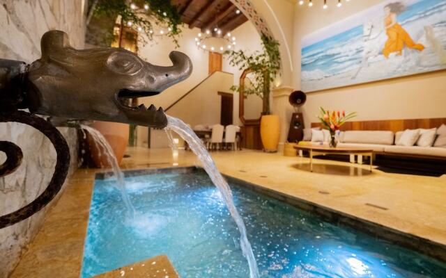 Luxury 5BR House W Jacuzzi & Pool