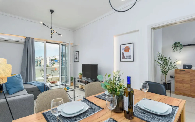 Zeus 2-Bedroom Apt with Acropolis View