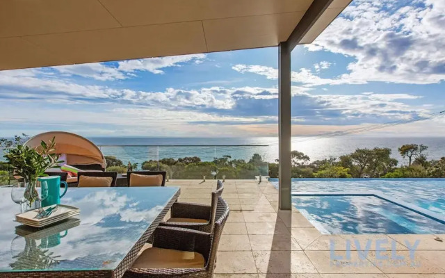 The Ocean s Edge Luxury Entertainer With Views