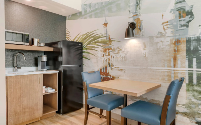 Cambria Hotel Tampa-Brandon