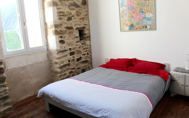 Apartment With one Bedroom in Jumilhac-le-grand, With Wonderful City View, Enclosed Garden and Wifi