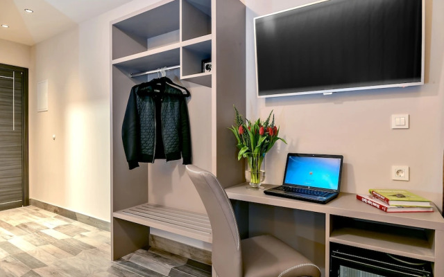 Airy vista apartment in city center