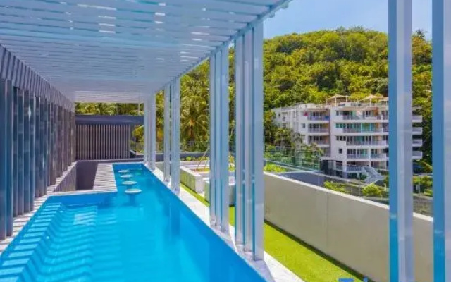 Nice Studio Top-Floor. Scenic Rooftop Pool. Surin Beach