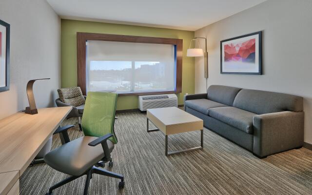 Holiday Inn Express & Suites Roswell by IHG