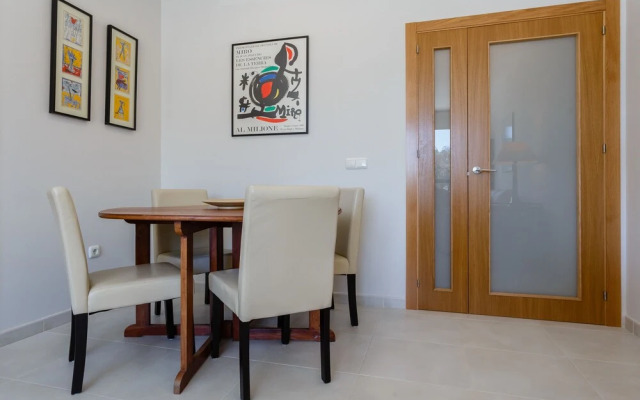 Real Escuela Home Surthy Apartments