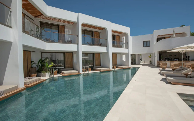 Nuca Mykonos