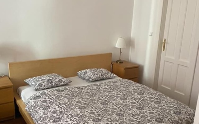 Large 3 Bedroom Family Apartment With Balcony