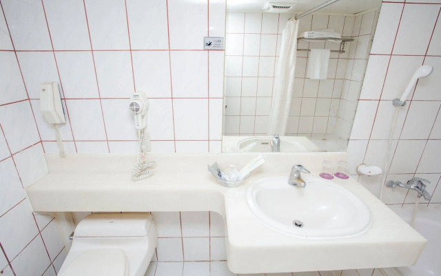 Mou Hotel Luchuan