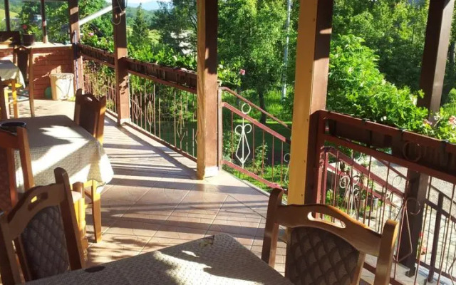 Guest House Family Varda