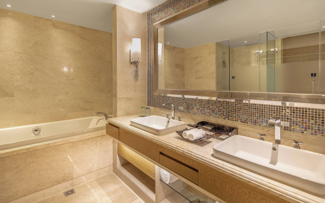 Renaissance Chengdu Hotel