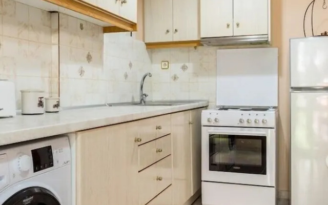 Sunny apartment with 2 bedrooms and Garden