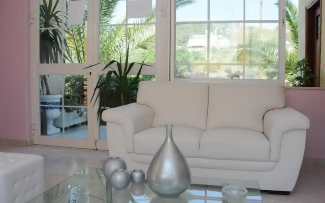Senia Studios