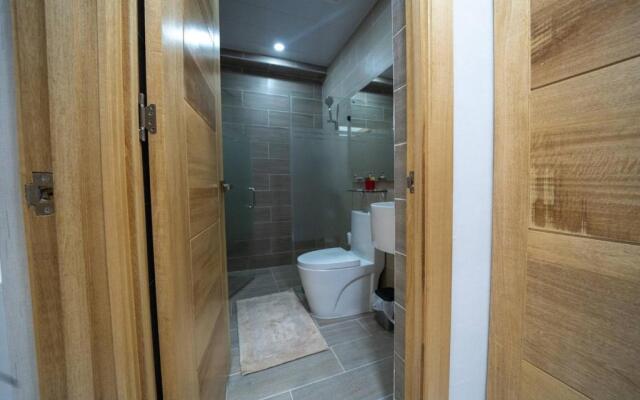 Downtown 1br Cozy Stylish Sleeps4wifigymjacuzzi D7