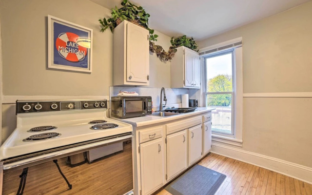 Manistee House w/ Deck: 1/2 Mi to Riverwalk!