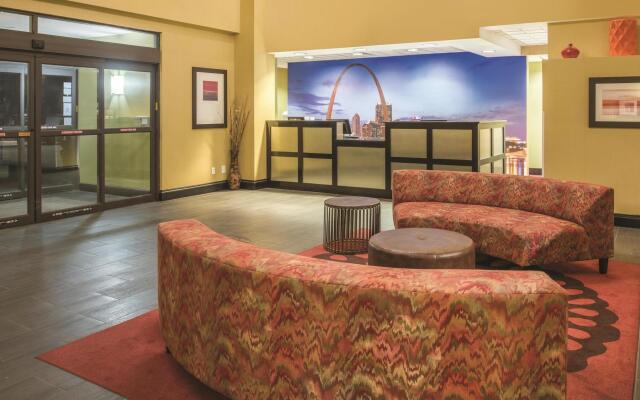 Holiday Inn Express St. Louis Arpt Maryland Hgts