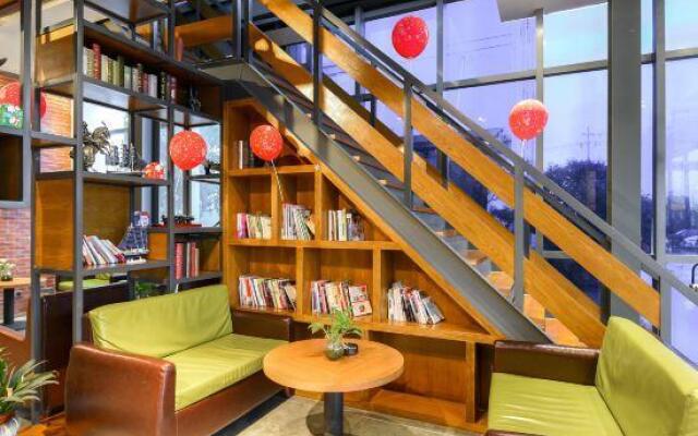 James Joyce Coffetel Hefei South High Speed Railway Station