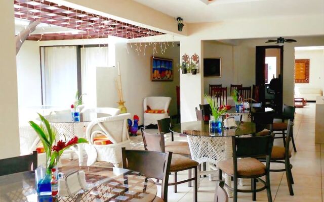 Maracas Inn