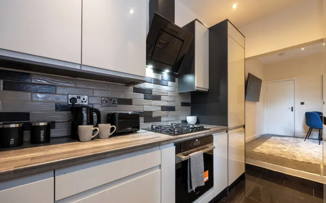 Stunning 3 Bedroom Home in Newcastle-under-lyme With Garden