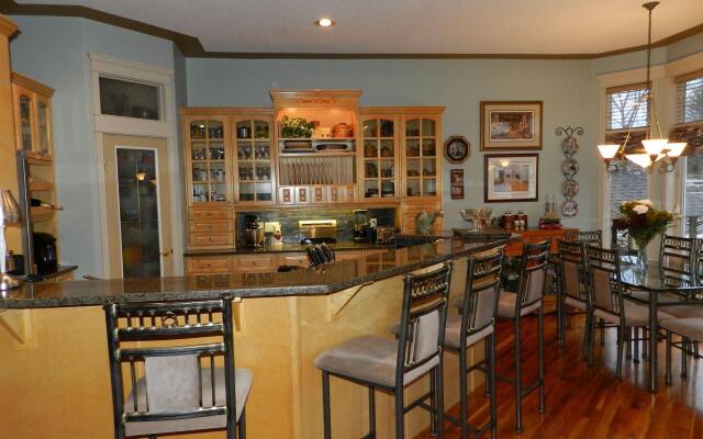 The Stone Gate Inn Bed & Breakfast