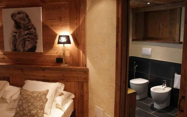 Les Trompeurs Chez Odette