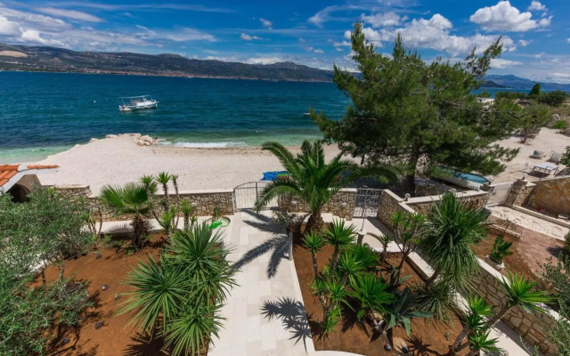 Luxury Beachfront Apartments Matista