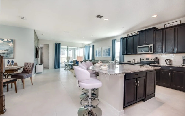 Windsor at Westside 9001