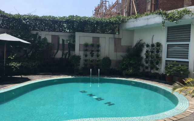 The Eight Hotel